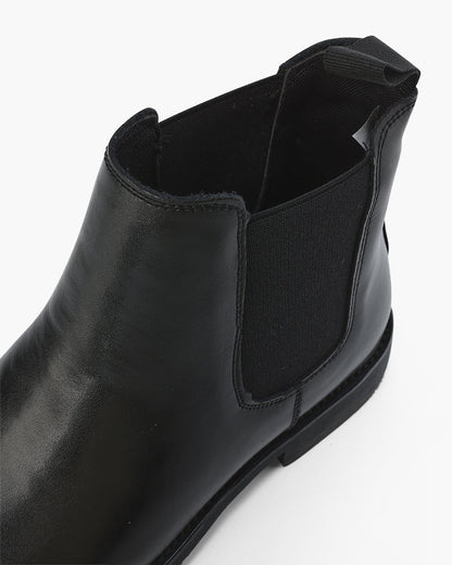 Old Money Chelsea Boots